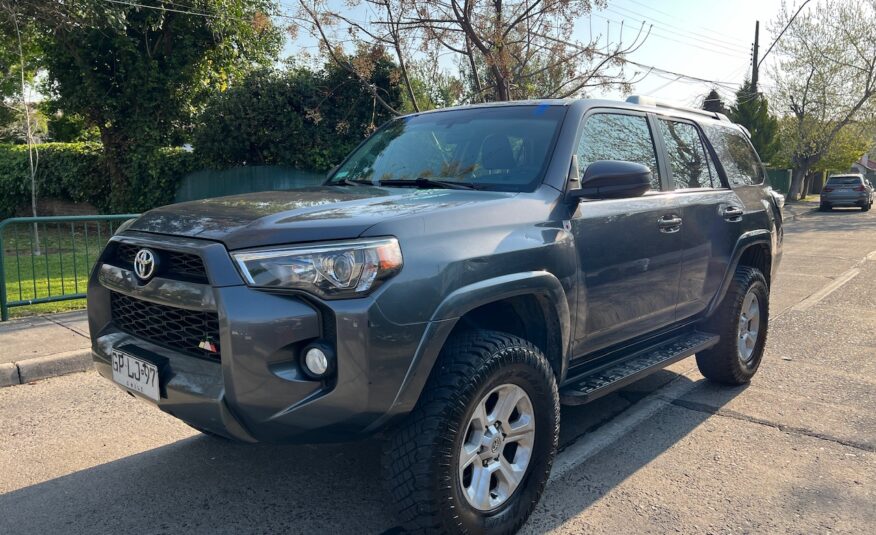 Toyota 4Runner SR5 4×4 AUT