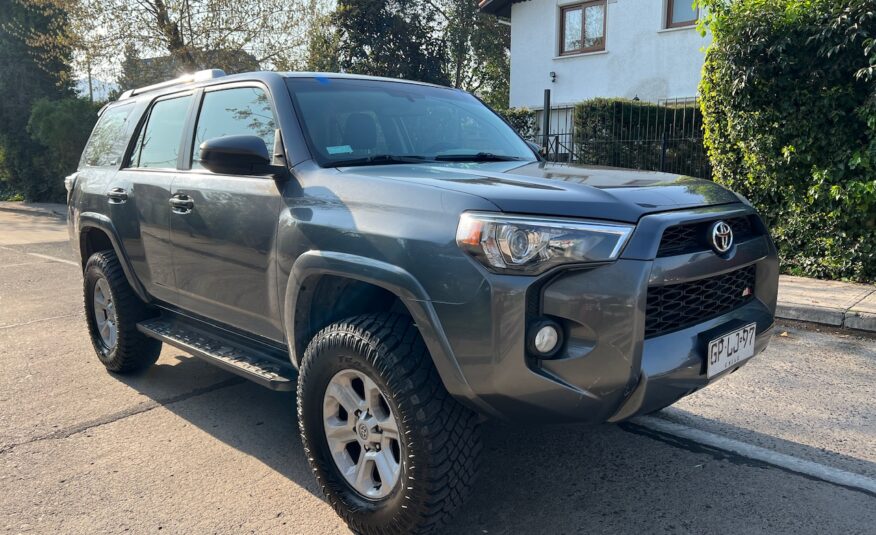 Toyota 4Runner SR5 4×4 AUT