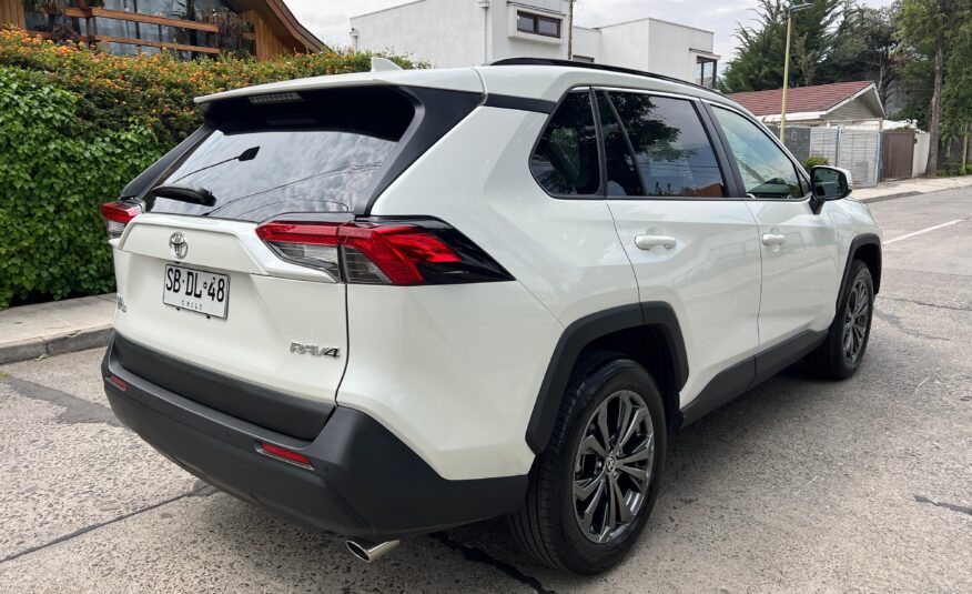 Toyota Rav4 LE AT 2022