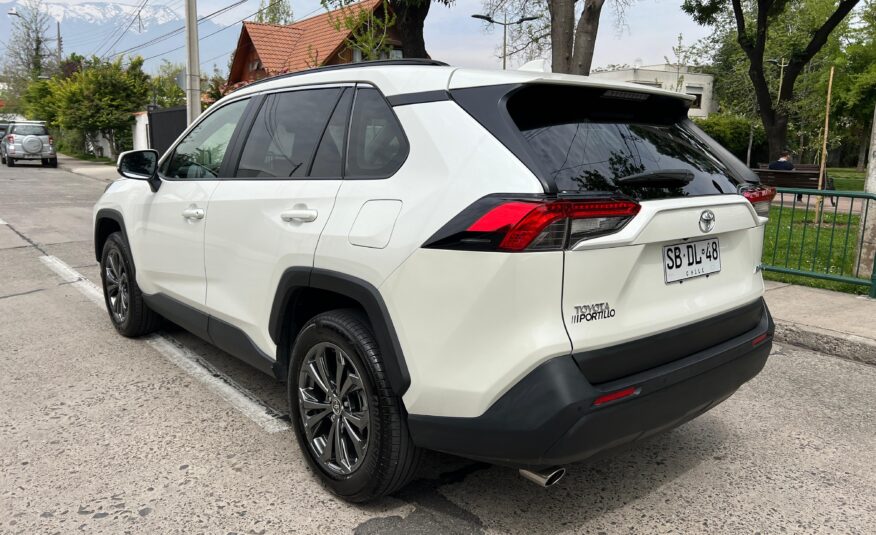 Toyota Rav4 LE AT 2022